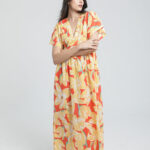 Robe longue à taille marquée et imprimé végétal