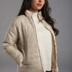 Doudoune courte imperméable à col montant