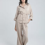 Ensemble fluide avec chemise à cordon et pantalon large