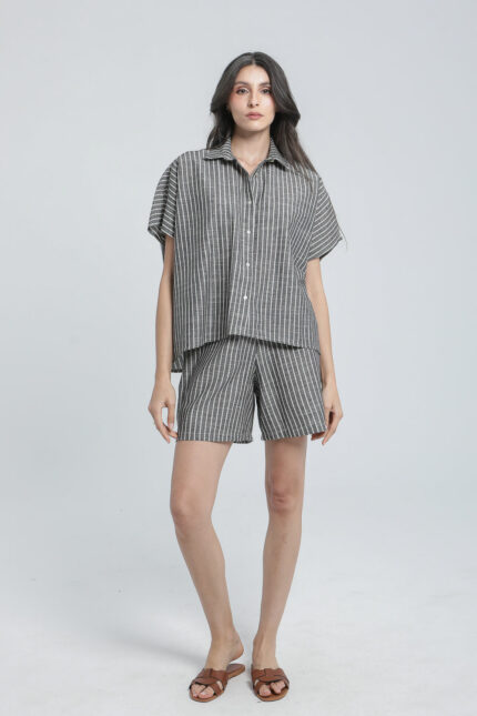 Short en lin rayé