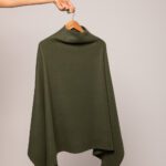 Poncho en maille douce, L’ESSENTIELLE