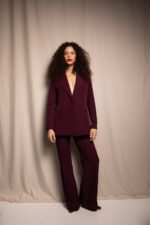 Ensemble Blazer et pantalon violet profond – Image 5
