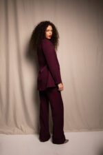 Ensemble Blazer et pantalon violet profond – Image 2