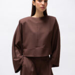 Ensemble top structuré longueur taille et pantalon fluide