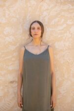 Robe bretelles trapeze viscose col V – Image 3