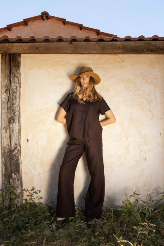 Ensemble lin chemise et pantalon wide leg.